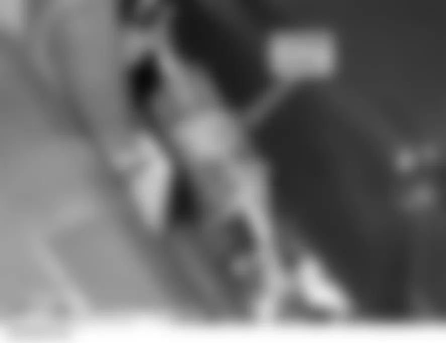 Land Rover LR3 HSE 2006 - Component Locations -  Right Side Of Engine Compartment