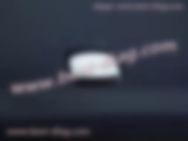 Где находится  E15/4 - Центральный купольный фонарь грузового отделения - для Mercedes-Benz M-class (W166) 2011-2020