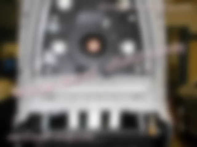 Где находится  M4/10 - Левый мотор вентилятора AIRSCARF - для Mercedes-Benz SLK-class (R171) 2004—2011
