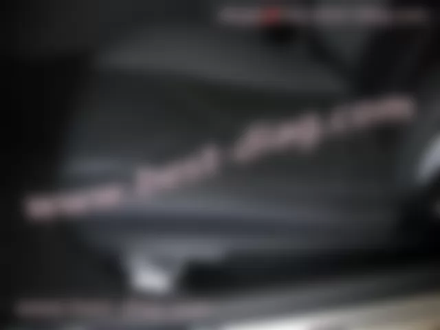 Где находится  R12/9 - Пиропатрон боковой подушки безопасности водителя - для Mercedes-Benz SLK-class (R171) 2004—2011