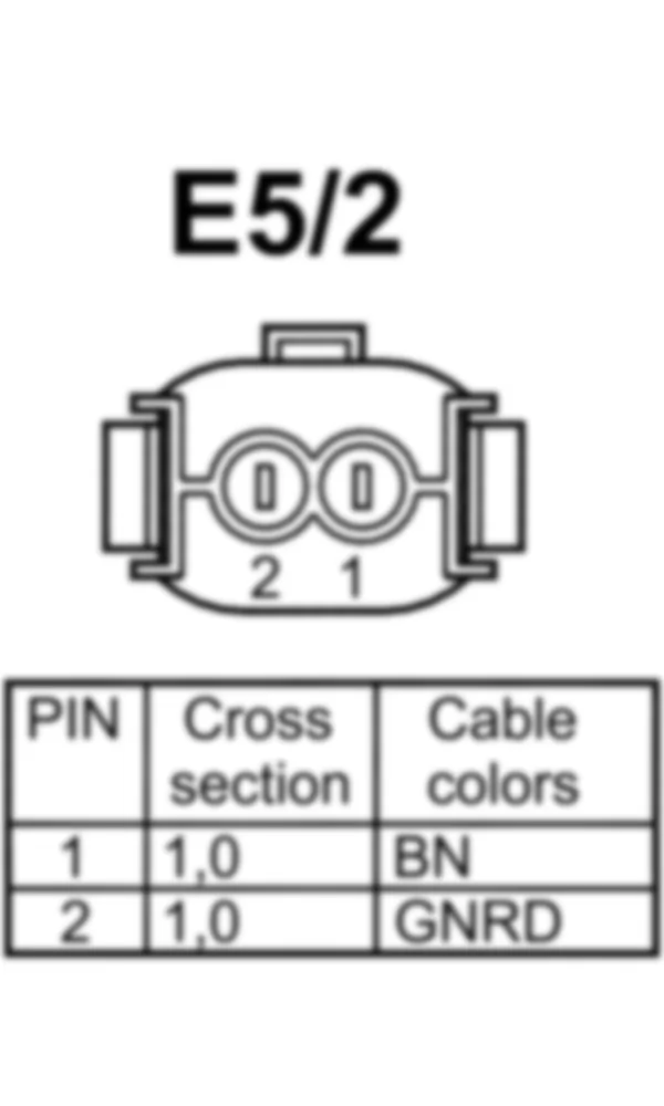 Распиновка разъема E5/2 -  Правая противотуманная фара для Mercedes-Benz SLK-class (R172) 2011-2020