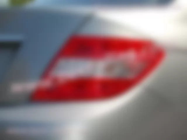 Где находится  E4e9 - Правый стоп-сигнал, задний фонарь и стояночный фонарь - для Mercedes-Benz C-class (W204) 2007—2014