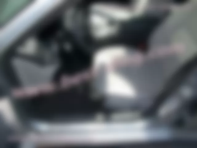 Где находится  W18/3 - Точка заземления левой поперечины переднего сиденья 2 - для Mercedes-Benz C-class (W204) 2007—2014