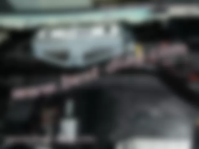 Где находится  R12/4 - Пиропатрон 1 подушки безопасности переднего пассажира - для Mercedes-Benz CL-class (C216) 2006—2014