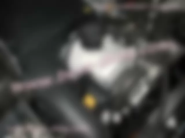 Где находится  W11/2 - Земля (двигатель, справа) - для Mercedes-Benz S-class (W221) 2005—2013