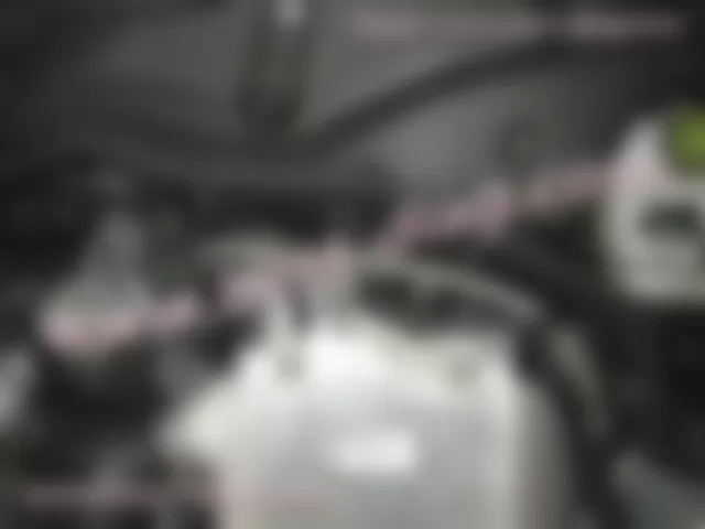 Где находится  G3/3x1 - Левый датчик O2 перед разъемом TWC [KAT] - для Mercedes-Benz S-class (W221) 2005—2013