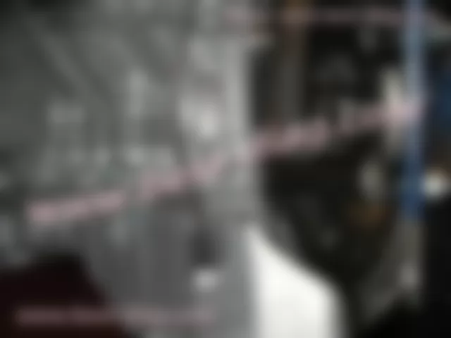 Где находится  S43 - Переключатель проверки уровня масла - для Mercedes-Benz S-class (W221) 2005—2013