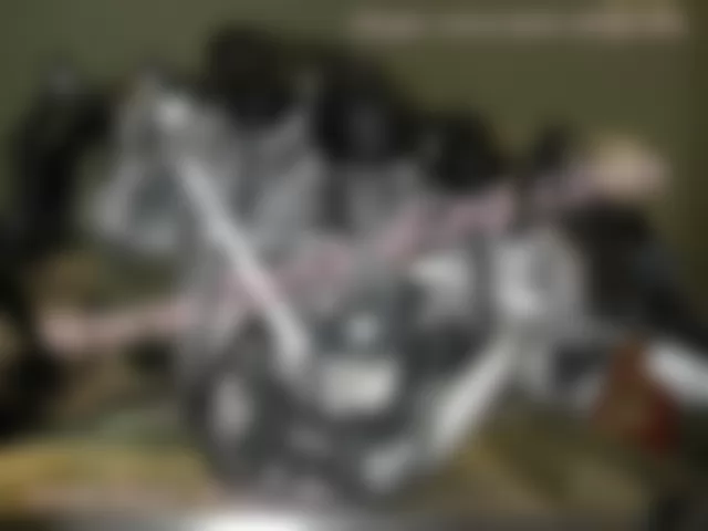 Где находится  Y22/6 -  - для Mercedes-Benz S-class (W221) 2005—2013