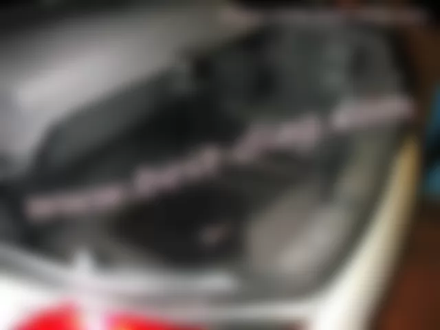 Где находится  S124 - Концевой выключатель открытия крышки багажника - для Mercedes-Benz SL-class (R230) 2001—2011