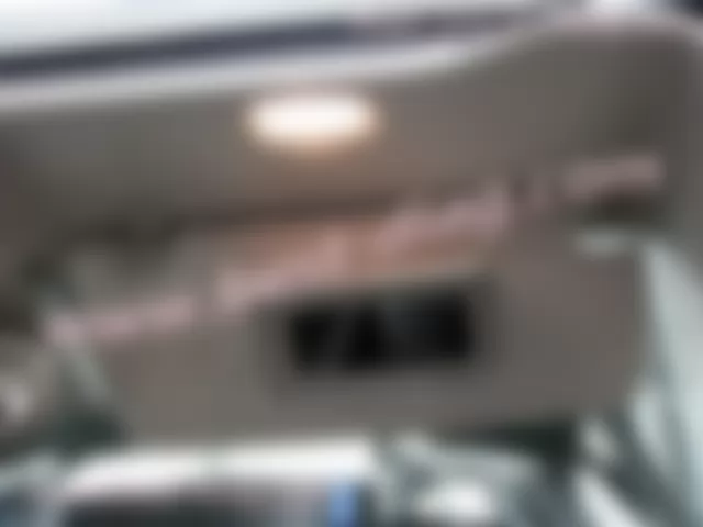 Где находится  E14/1 - Фонарь зеркала левого солнцезащитного козырька - для Mercedes-Benz SL-class (R231) 2012-2020