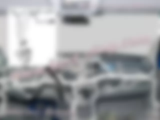 Где находится  X58/17 - Розетка в салоне переднего автомобиля - для Mercedes-Benz Sprinter (W906) 2014–2018