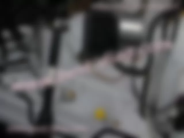 Где находится  W9/3 - Точка заземления переднего левого ESP - для Mercedes-Benz Sprinter (W906) 2006–2014