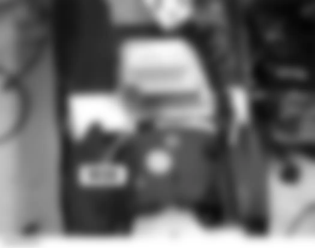 Mercedes-Benz C350 4Matic 2007 - Component Locations - Under Center Console