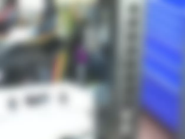 Mercedes-Benz R320 2007 - Component Locations - Under Right Front Seat