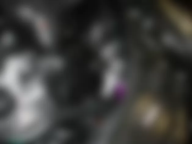 Mercedes-Benz R320 2007 - Component Locations - Right Front Of Engine Compartment