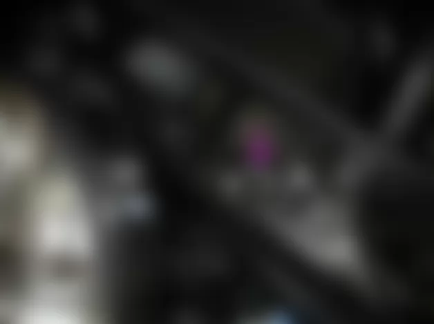 Mercedes-Benz R320 2007 - Component Locations - Right Front Of Engine Compartment