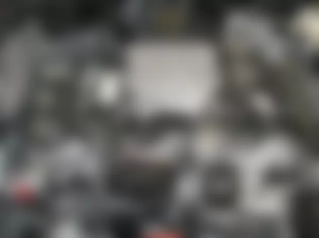 Mercedes-Benz R63 2007 - Component Locations - Right Front Of Engine (M272)