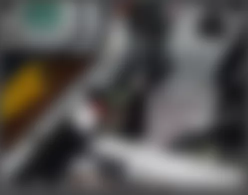 Mercedes-Benz E63 2008 - Component Locations -  Left Front Doorsill