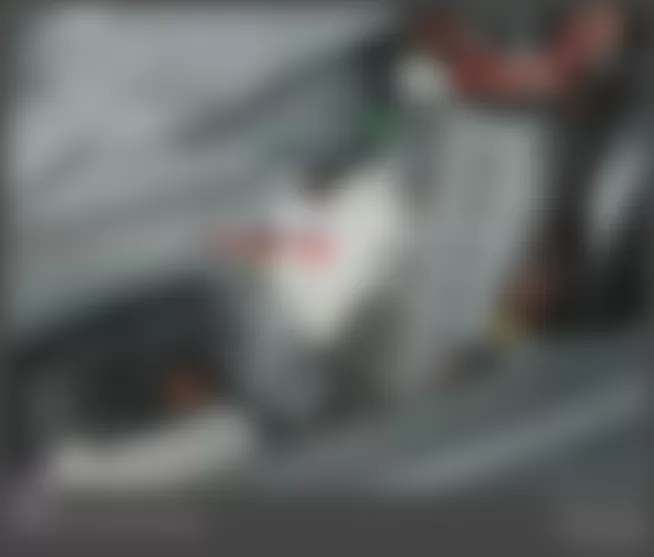 Mercedes-Benz S600 2008 - Component Locations - Identifying Keyless Go Control Module