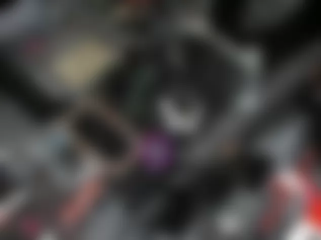 Mercedes-Benz R320 2009 - Component Locations -  Under Center Console