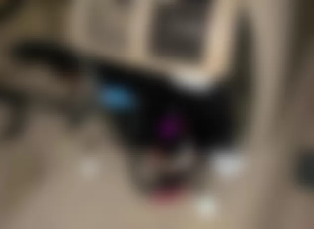 Mercedes-Benz R350 2009 - Component Locations -  Under Rear Of Center Console