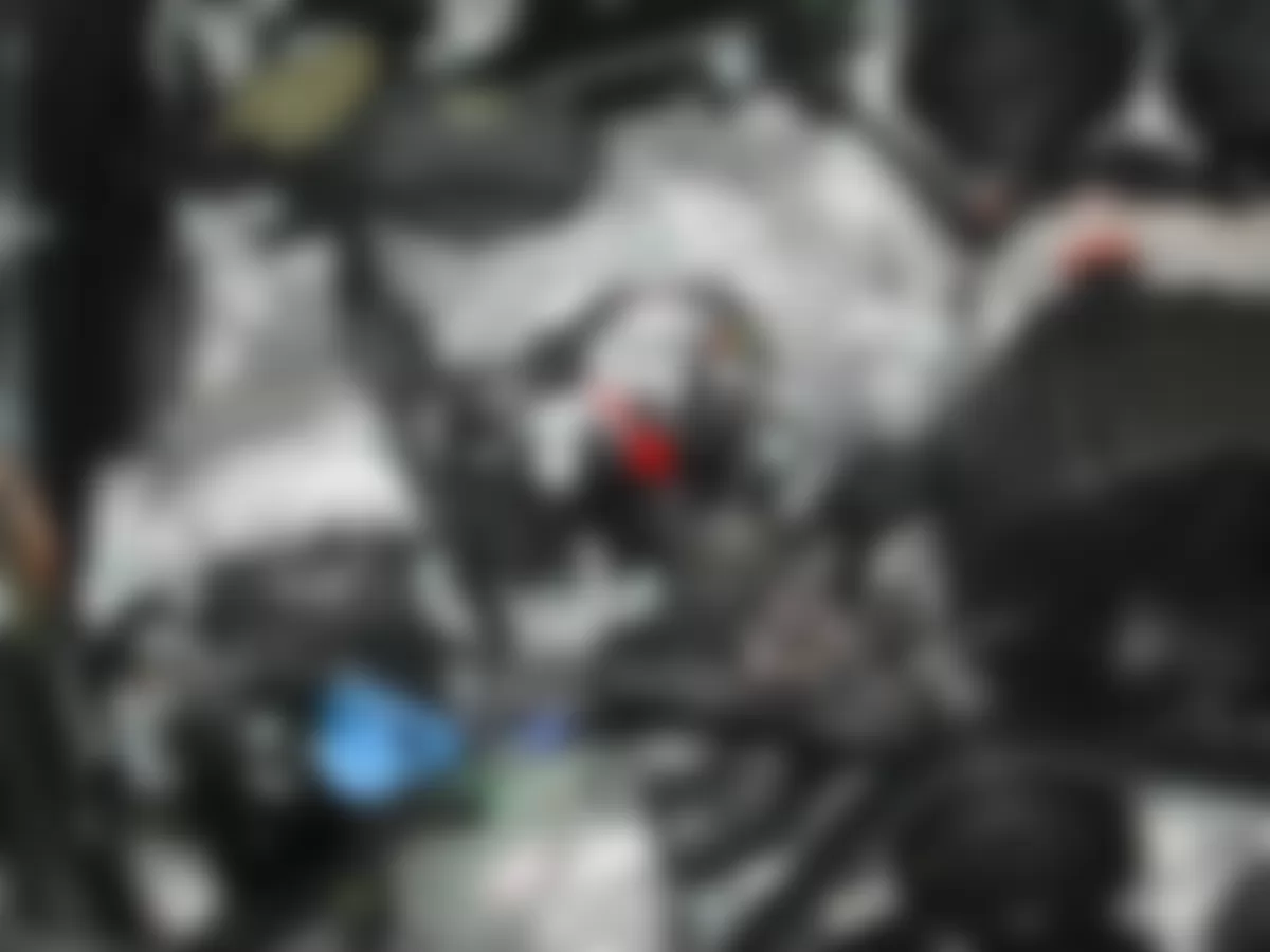 Mercedes-Benz SL600 2009 - Component Locations -  Right Front Of Engine (V8)