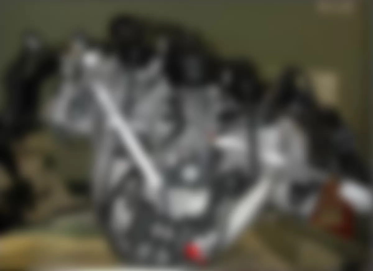 Mercedes-Benz SL63 2009 - Component Locations -  Intake Manifold (V8)
