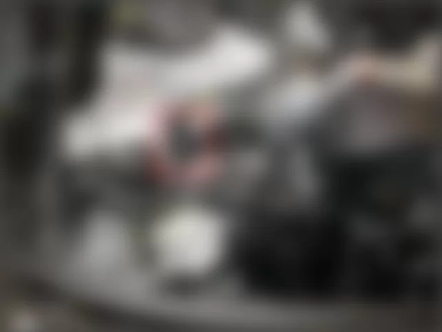 Mercedes-Benz C350 Sport 2010 - Component Locations -  Right Front Of Engine