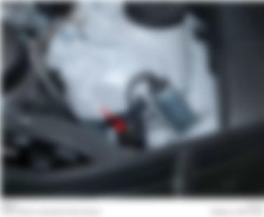 Mercedes-Benz E350 4Matic 2010 - Component Locations -  Left Front Of Engine (6.3L) (Right Similar)