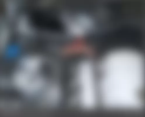 Mercedes-Benz GL450 2010 - Component Locations -  Right Rear Of Engine Compartment