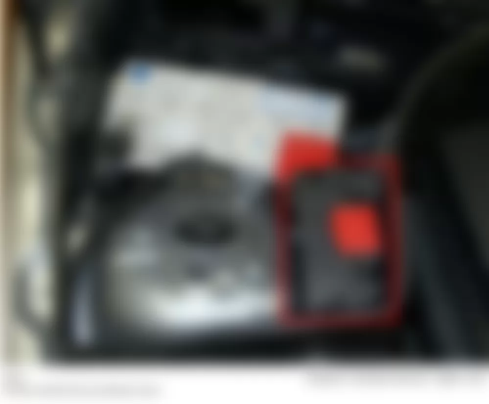 Mercedes-Benz GLK350 2010 - Component Locations -  Engine Compartment