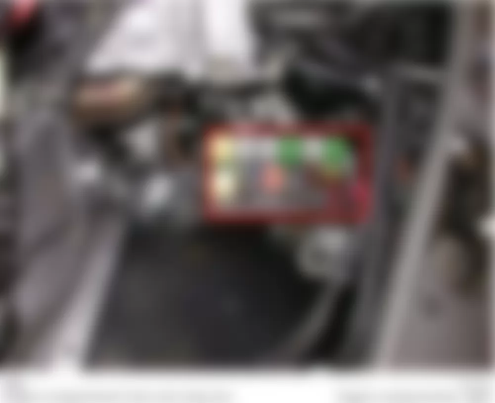 Mercedes-Benz ML63 2010 - Component Locations -  Right Side Of Engine Compartment (Hybrid)