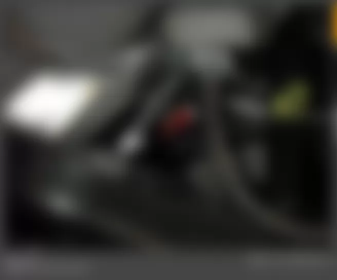 Mercedes-Benz S600 2010 - Component Locations -  Identifying R/R Level Sensor