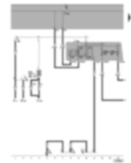 Wiring Diagram  VW TOURAN 2004 - Terminal 15 voltage supply relay